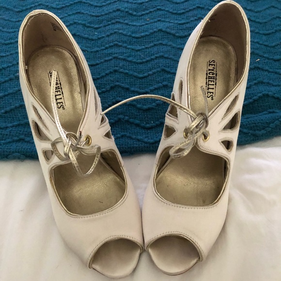 SEYCHELLES // Retro Heels - Picture 4 of 11